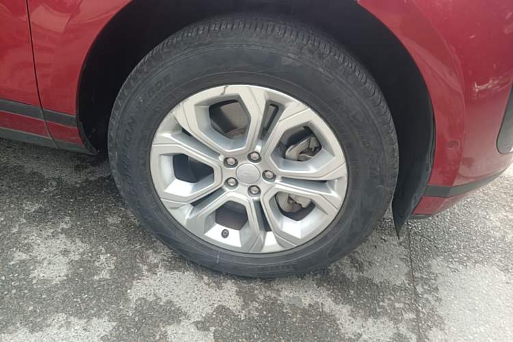 Used Land Rover Range Evoque 2020 249 PS Youth Edition Right Front Wheel Hub
