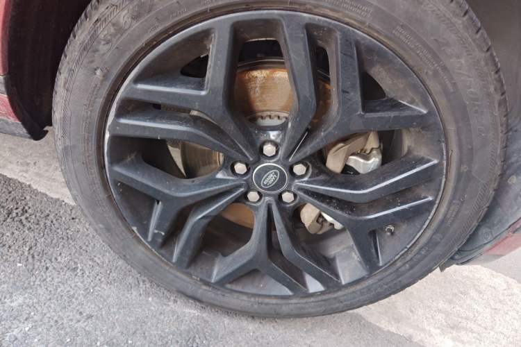 Used Land Rover Range Evoque 2020 249 PS R-DYNAMIC S First-Edition Sport Custom Edition Right Front Wheel Hub