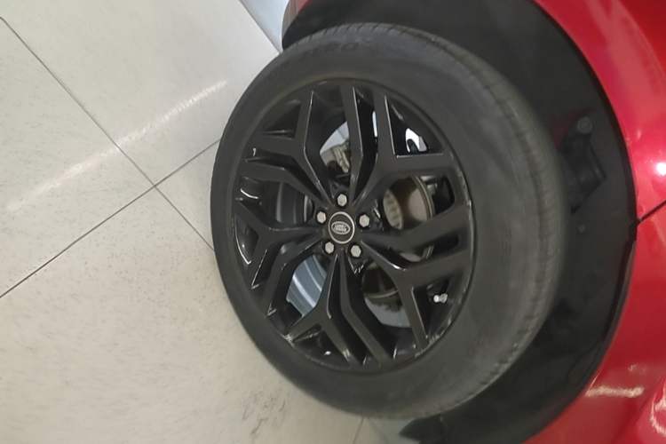 Used Land Rover Range Evoque 2020 249 PS R-DYNAMIC SE Sport Technology Edition Right Rear Wheel Hub