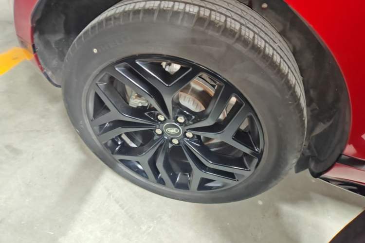 Used Land Rover Range Evoque 2020 249 PS R-DYNAMIC S Blackened Sport Technology Edition Right Rear Wheel Hub