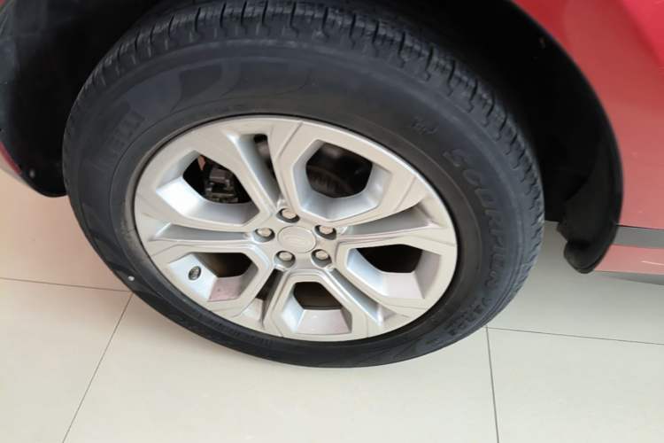 Used Land Rover Range Evoque 2020 249 PS Youth Edition Right Rear Wheel Hub