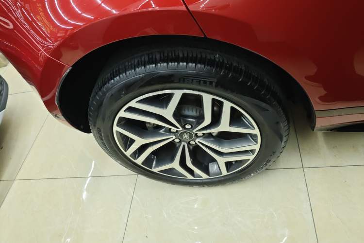 Used Land Rover Range Evoque 2020 249 PS R-DYNAMIC S Sport Edition Right Rear Wheel Hub