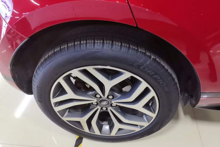 Used Land Rover Range Evoque 2020 249 PS R-DYNAMIC SE Sport Technology Edition Right Rear Wheel Hub