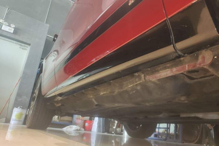 Used Land Rover Range Evoque 2020 249 PS R-DYNAMIC SE Sport Technology Edition Right Side Sill