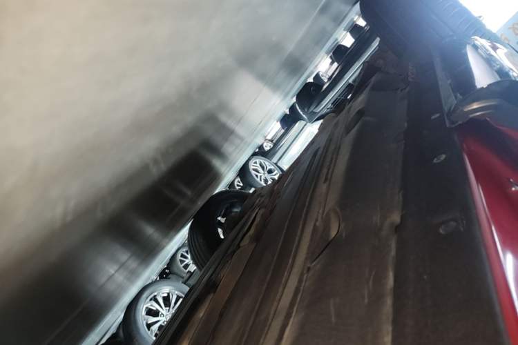 Used Land Rover Range Evoque 2020 249 PS R-DYNAMIC S First-Edition Sport Custom Edition Right Side Sill