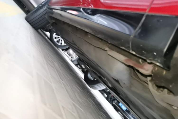 Used Land Rover Range Evoque 2020 249 PS R-DYNAMIC SE Sport Technology Edition Right Side Sill