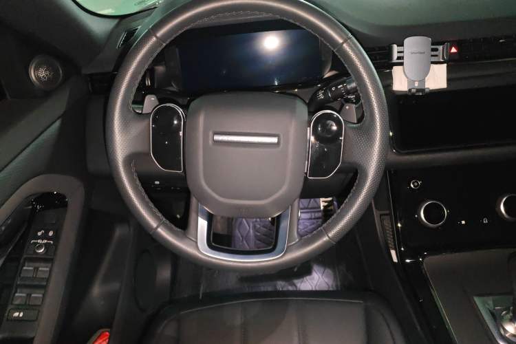 Used Land Rover Range Evoque 2020 249 PS R-DYNAMIC S Sport Edition Steering Wheel