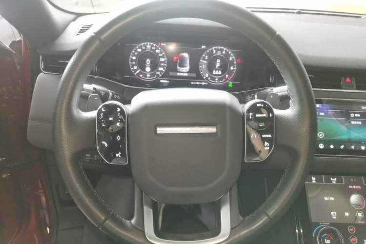 Used Land Rover Range Evoque 2020 249 PS R-DYNAMIC SE Sport Technology Edition Steering Wheel