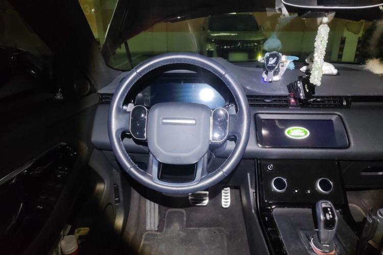 Used Land Rover Range Evoque 2020 249 PS R-DYNAMIC S Sport Edition Steering Wheel