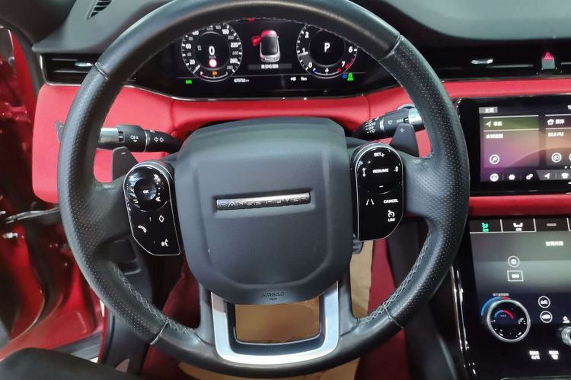 Used Land Rover Range Evoque 2020 249 PS R-DYNAMIC SE Sport Technology Edition Steering Wheel