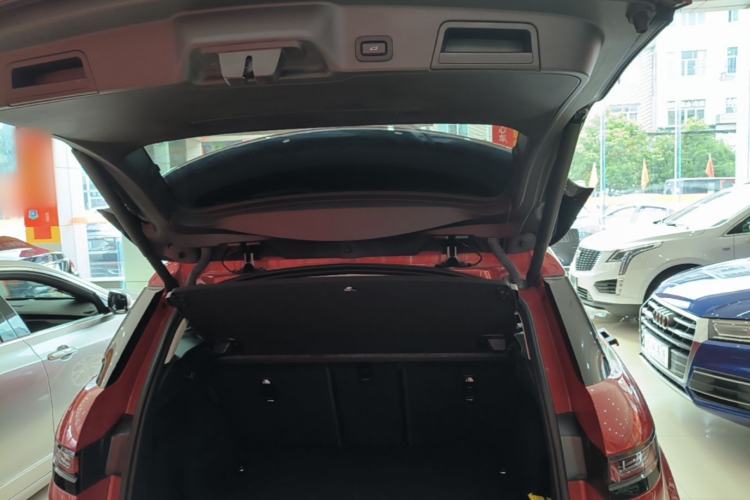 Used Land Rover Range Evoque 2020 249 PS Youth Edition Trunk