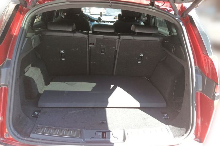 Used Land Rover Range Evoque 2020 249 PS R-DYNAMIC Sport Technology Custom Edition Trunk