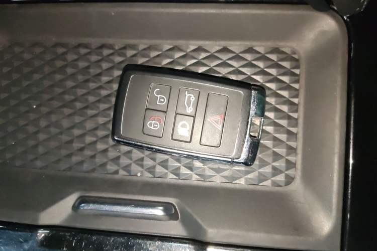 Used Land Rover Range Evoque 2020 249 PS R-DYNAMIC SE Sport Technology Edition Vehicle Key