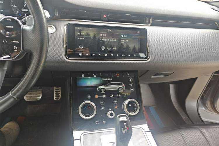 Used Land Rover Range Evoque 2020 249 PS R-DYNAMIC S First-Edition Sport Custom Edition Audio And AC Panel