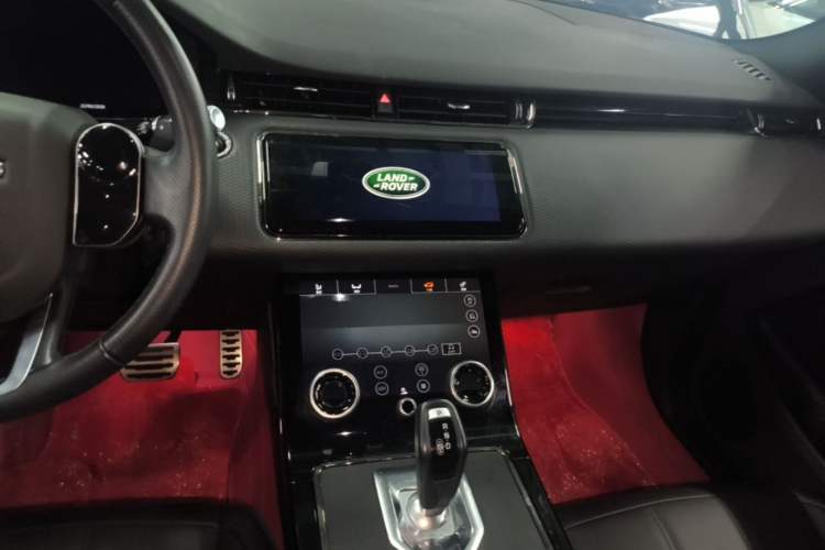 Used Land Rover Range Evoque 2020 249 PS R-DYNAMIC S Sport Edition Audio And AC Panel