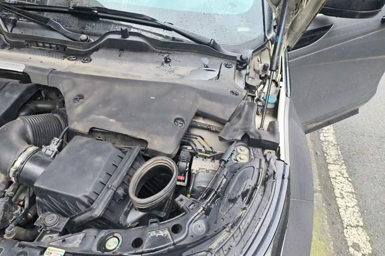 Used Land Rover Range Evoque 2020 249 PS R-DYNAMIC S Sport Edition Engine Bay Left