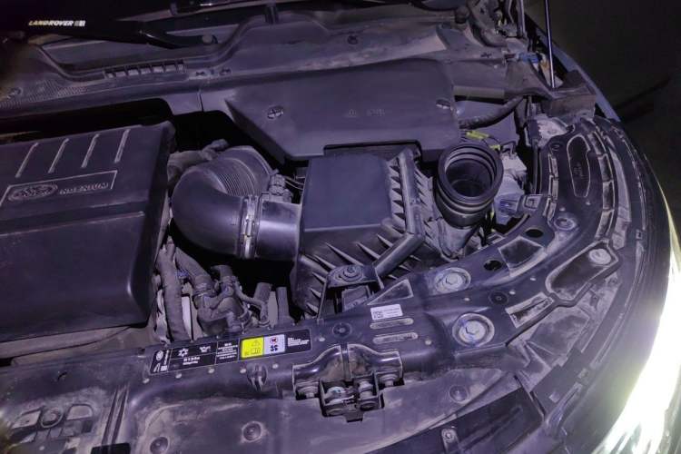Used Land Rover Range Evoque 2020 249 PS R-DYNAMIC S Sport Edition Engine Bay Left