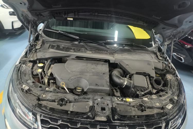 Used Land Rover Range Evoque 2020 249 PS R-DYNAMIC S Sport Edition Engine Bay