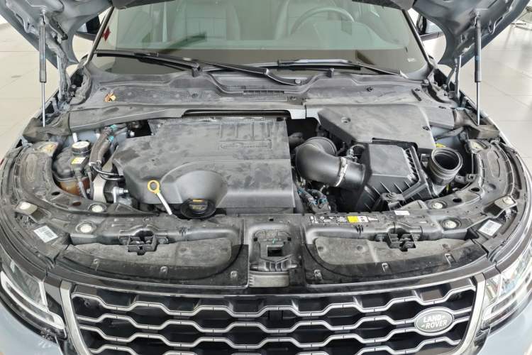 Used Land Rover Range Evoque 2020 249 PS R-DYNAMIC SE Sport Technology Edition Engine Bay