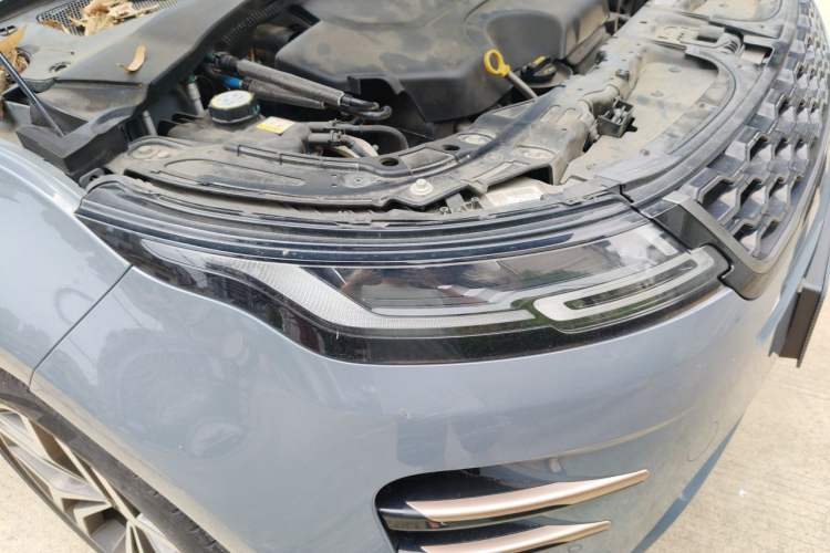 Used Land Rover Range Evoque 2020 249 PS R-DYNAMIC SE Sport Technology Edition Right Front Headlight