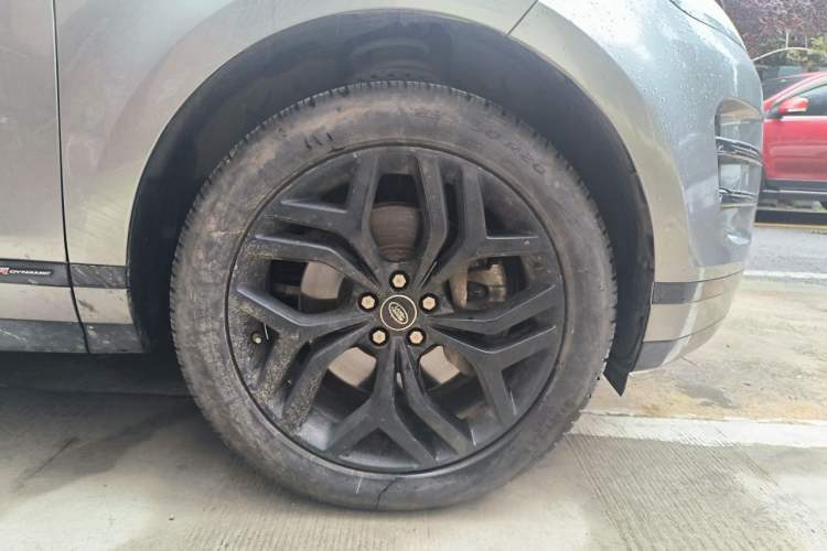 Used Land Rover Range Evoque 2020 249 PS R-DYNAMIC S Sport Edition Right Front Wheel Hub