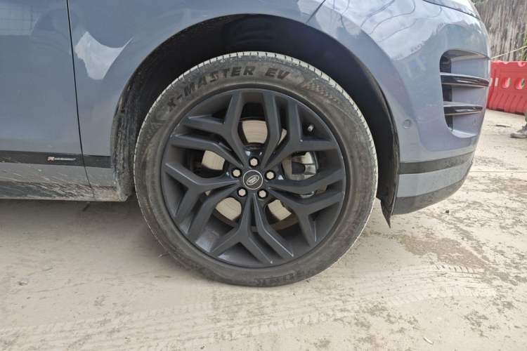 Used Land Rover Range Evoque 2020 249 PS R-DYNAMIC S First-Edition Sport Custom Edition Right Front Wheel Hub