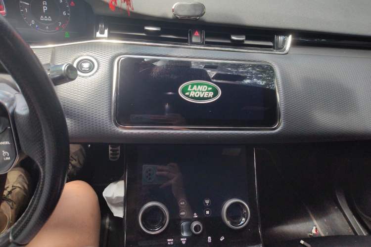 Used Land Rover Range Evoque 2020 249 PS R-DYNAMIC S Sport Edition Audio And AC Panel