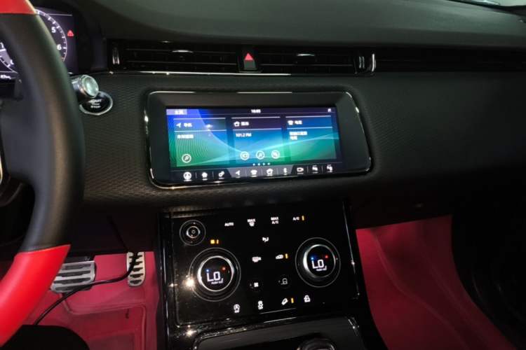 Used Land Rover Range Evoque 2020 249 PS R-DYNAMIC S Sport Edition Audio And AC Panel