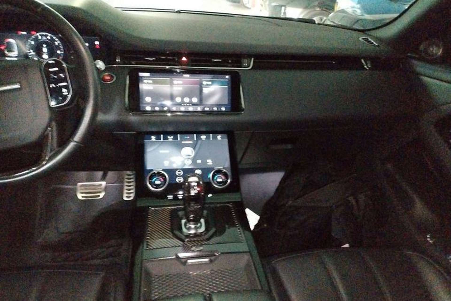 Used Land Rover Range Evoque 2020 249 PS R-DYNAMIC S Black Edition Sport Version Audio And AC Panel