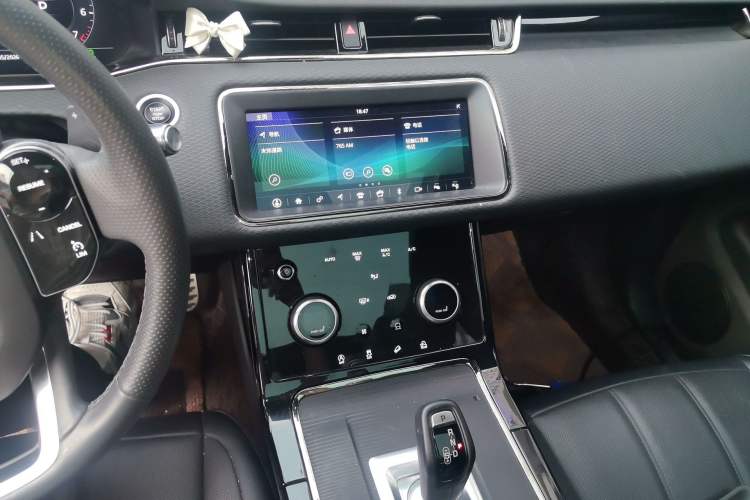 Used Land Rover Range Evoque 2020 249 PS R-DYNAMIC S Sport Edition Audio And AC Panel