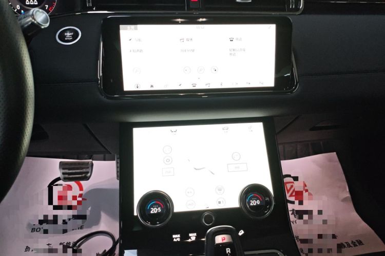 Used Land Rover Range Evoque 2020 249 PS R-DYNAMIC S Blackened Sport Technology Edition Audio And AC Panel