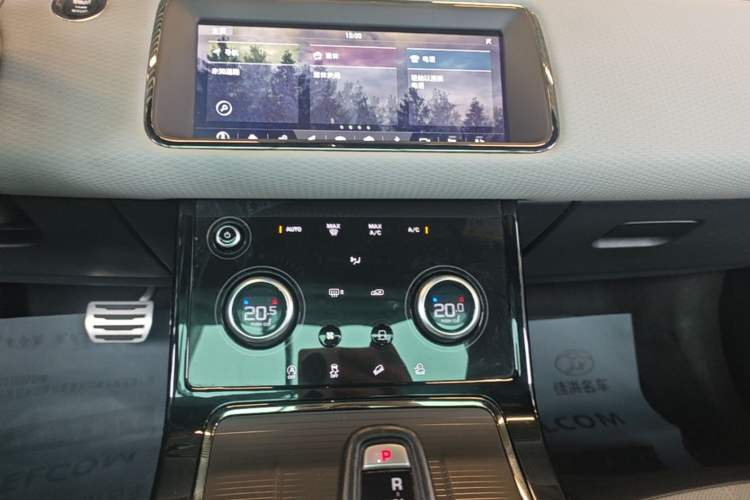 Used Land Rover Range Evoque 2020 249 PS R-DYNAMIC S Sport Edition Audio And AC Panel