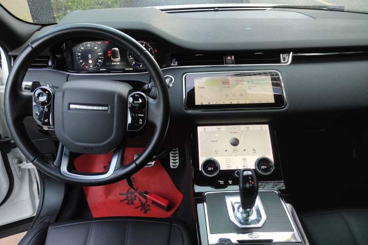 Used Land Rover Range Evoque 2020 249 PS R-DYNAMIC S Sport Edition Audio And AC Panel