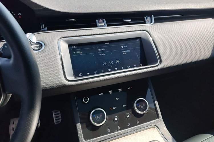 Used Land Rover Range Evoque 2020 249 PS R-DYNAMIC S Sport Edition Audio And AC Panel