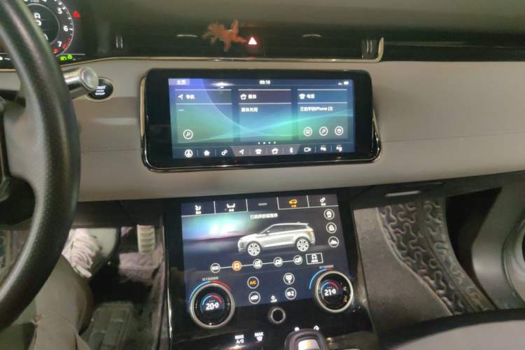 Used Land Rover Range Evoque 2020 249 PS R-DYNAMIC SE Sport Technology Edition Audio And AC Panel