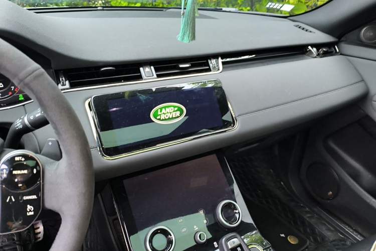 Used Land Rover Range Evoque 2020 249 PS R-DYNAMIC S Blackened Sport Technology Edition Audio And AC Panel