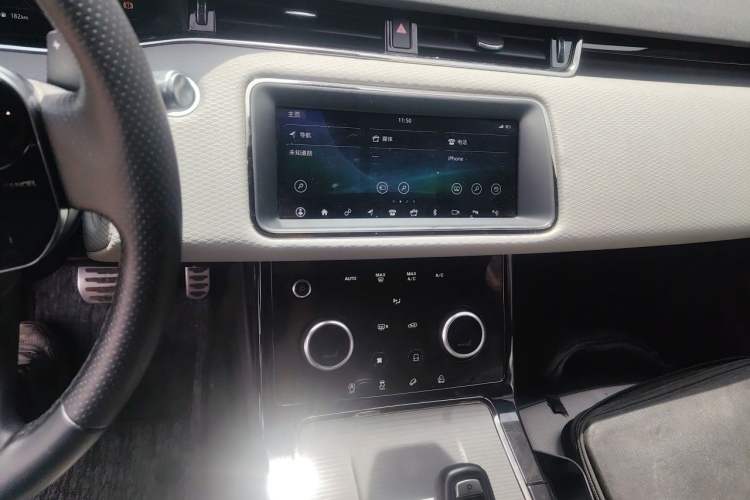 Used Land Rover Range Evoque 2020 249 PS R-DYNAMIC S Sport Edition Audio And AC Panel