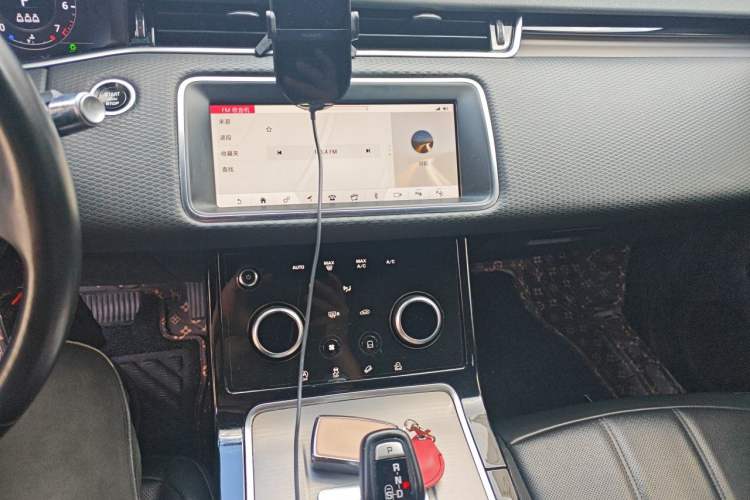 Used Land Rover Range Evoque 2020 249 PS R-DYNAMIC S Sport Edition Audio And AC Panel