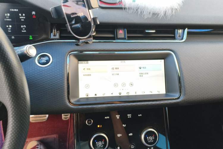Used Land Rover Range Evoque 2020 249 PS R-DYNAMIC S Black Edition Sport Version Audio And AC Panel