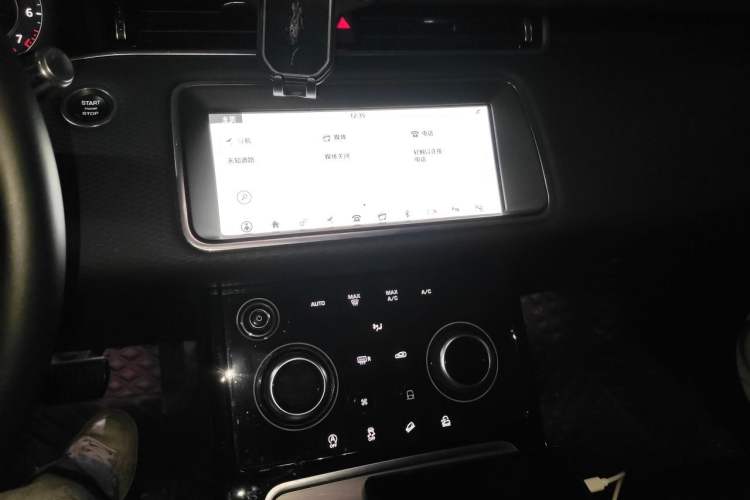 Used Land Rover Range Evoque 2020 249 PS Youth Edition Audio And AC Panel