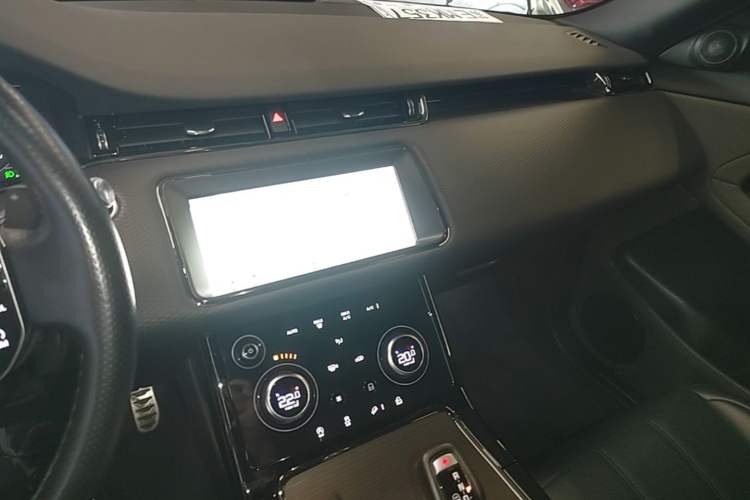 Used Land Rover Range Evoque 2020 249 PS R-DYNAMIC S Sport Edition Audio And AC Panel