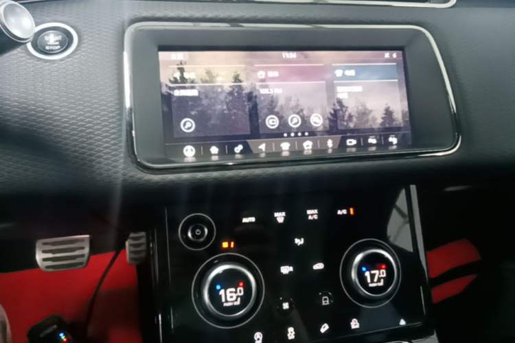 Used Land Rover Range Evoque 2020 249 PS R-DYNAMIC S Sport Edition Audio And AC Panel