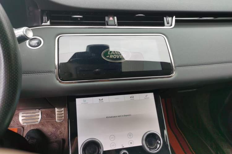 Used Land Rover Range Evoque 2020 249 PS R-DYNAMIC SE Sport Technology Edition Audio And AC Panel