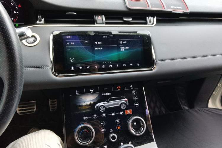 Used Land Rover Range Evoque 2020 249 PS R-DYNAMIC SE Sport Technology Edition Audio And AC Panel