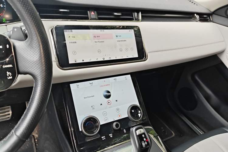 Used Land Rover Range Evoque 2020 249 PS R-DYNAMIC SE Sport Technology Edition Audio And AC Panel