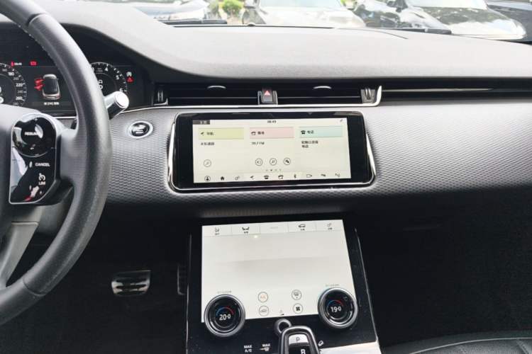 Used Land Rover Range Evoque 2020 249 PS R-DYNAMIC S Black Edition Sport Version Audio And AC Panel