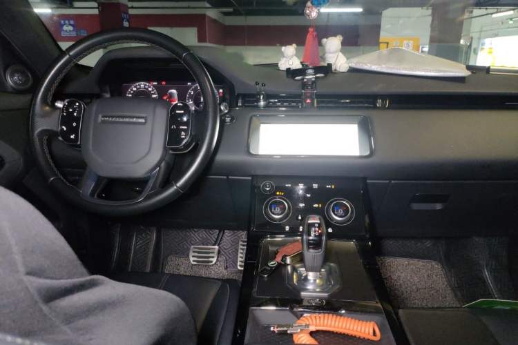 Used Land Rover Range Evoque 2020 249 PS R-DYNAMIC S Sport Edition Audio And AC Panel