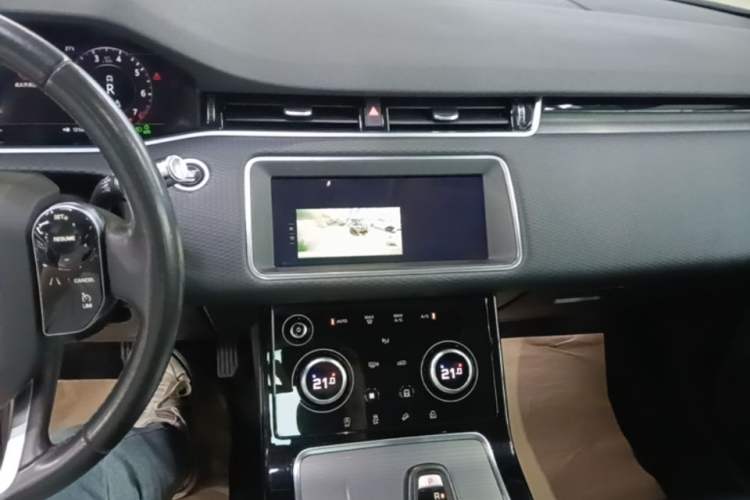 Used Land Rover Range Evoque 2020 249 PS Youth Edition Audio And AC Panel