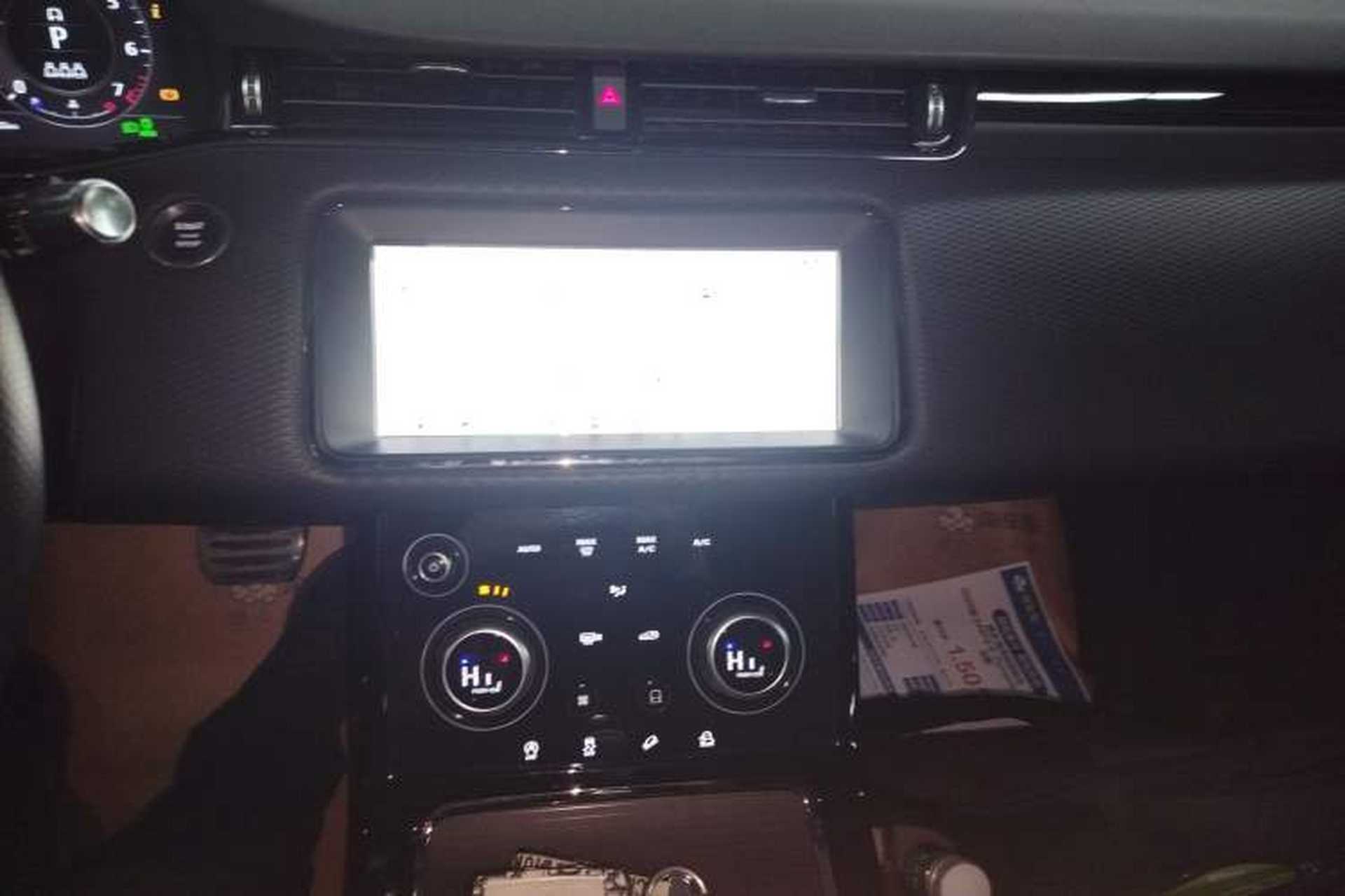 Used Land Rover Range Evoque 2020 249 PS R-DYNAMIC S Black Edition Sport Version Audio And AC Panel