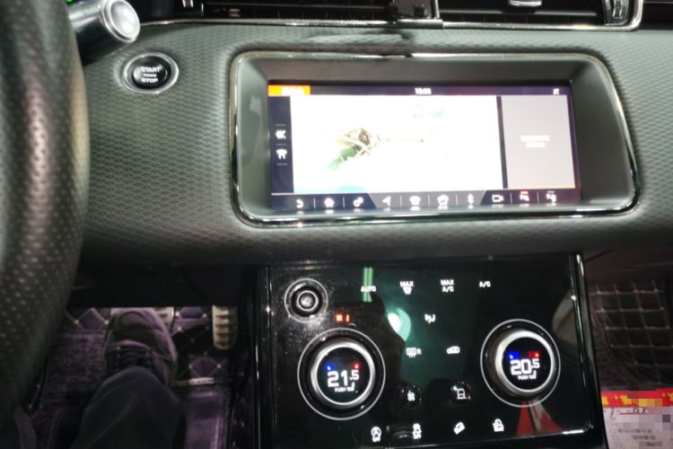 Used Land Rover Range Evoque 2020 249 PS R-DYNAMIC S Sport Edition Audio And AC Panel